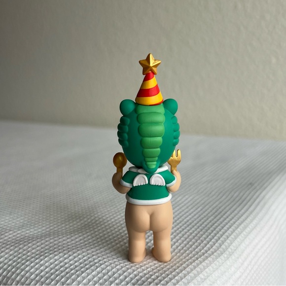 Sonny Angel Christmas Dinner Crocodile - Picture 3 of 9